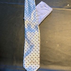 Men’s neck tie and pocket square
